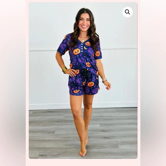 Shirley & Stone Purple Pumpkin‎ Short With Short Sleeve Pajama Set Size Large - Picture 1 of 4